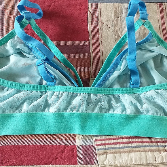 Large Colsie Bras - Picture 6 of 9